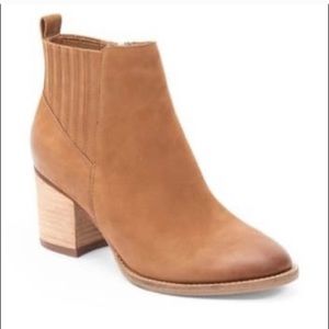 Blondo Noa Waterproof Brown Bootie Sz 10